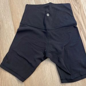 Lululemon 6” bike short